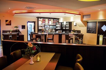 Sports bar