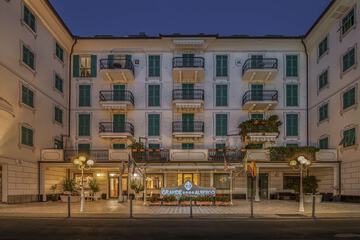 Front of property - evening/night