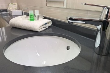Bathroom sink