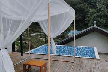 Private pool