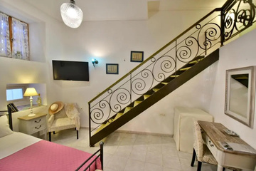 hotel_rooms