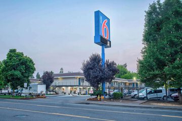 Motel 6 Salem OR