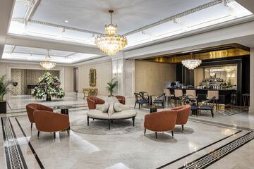 Lobby lounge