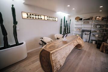 Hotel Interior 6 of 59