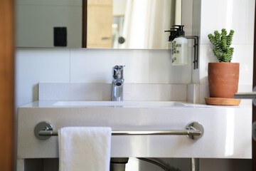 Bathroom sink