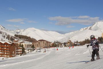 Snow and ski sports