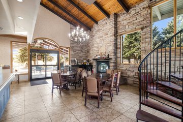 Hotel Interior 14 of 60