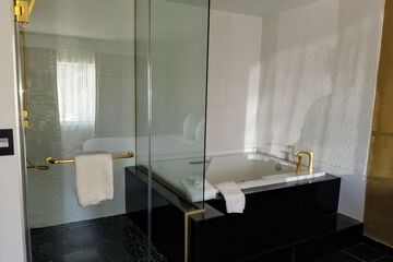 Jetted tub