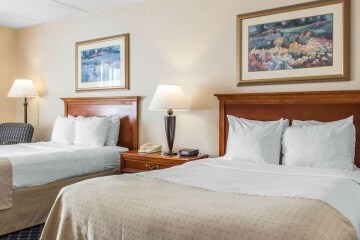 Clarion Hotel & Conference Center 7