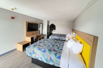 Room 14 of 26