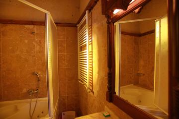 Jetted tub