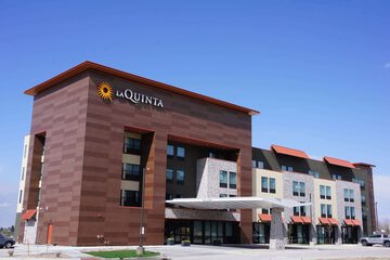 La Quinta Inn & Suites by Wyndham Littleton / Red Rocks
