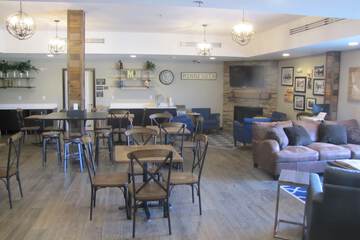 Hotel Interior 10 of 39