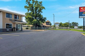 Econo Lodge Portage