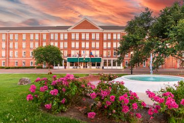 Natchez Grand Hotel & Suites on the River