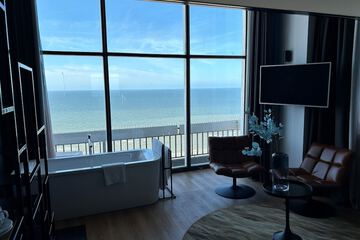 Beach/ocean view