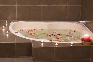 Jetted tub