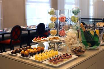 Breakfast area