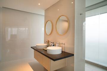 Bathroom sink