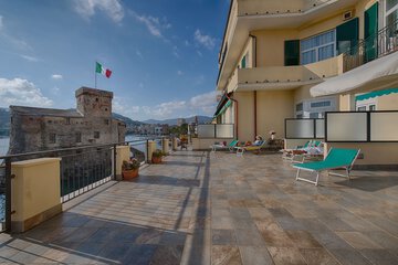 Sundeck