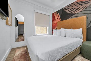 Room 25 of 100