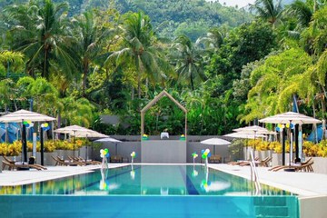 Exercise/lap pool