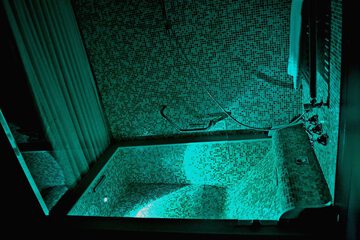 Private spa tub