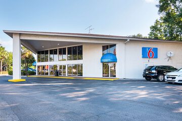 Motel 6 Tampa FL - Fairgrounds