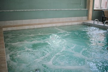 Indoor spa tub