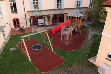 Children's play area - outdoor