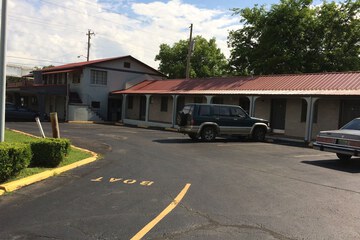 Budget Inn