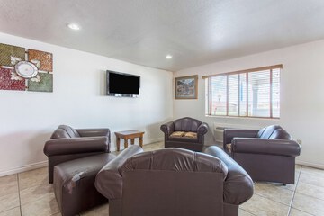 Hotel Interior 11 of 40