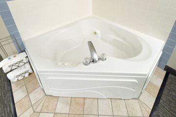 Jetted tub