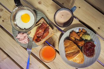 Breakfast buffet