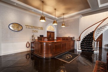 Check-in/check-out kiosk