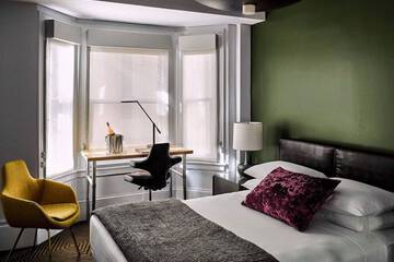 Room 16 of 43