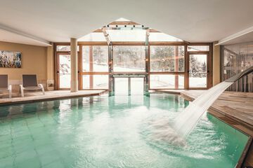 Indoor/outdoor pool