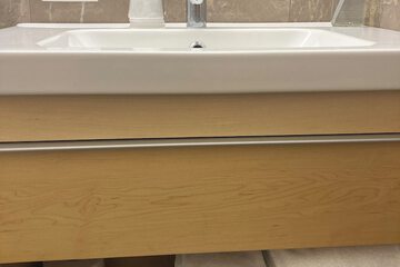 Bathroom sink