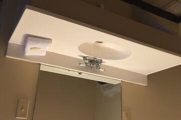Bathroom sink