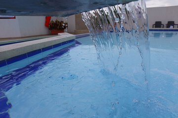 Pool waterfall