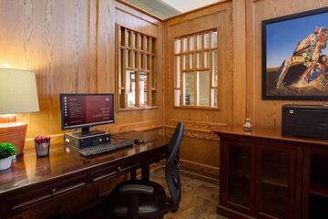 Business Center 37 of 38