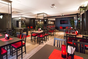 Lobby lounge