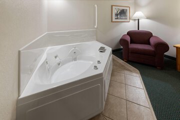 Jetted tub