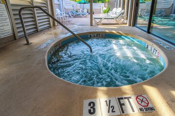 Indoor spa tub