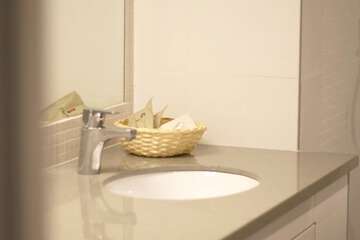 Bathroom sink