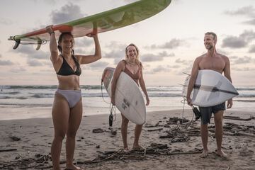 Surfing/boogie boarding