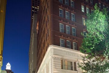 Hotel 5 of 83