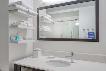 Room 15 of 32