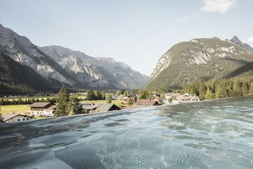 Infinity pool