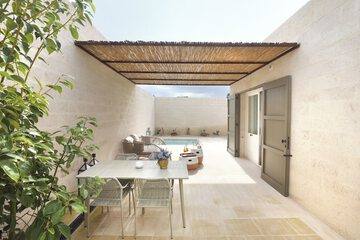 Private pool